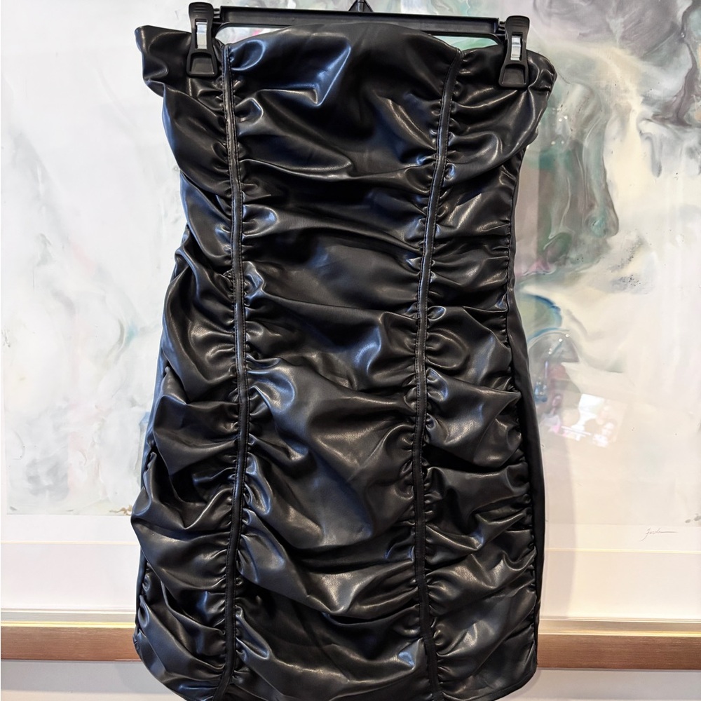 Superdown Black Strapless Ruched Dress